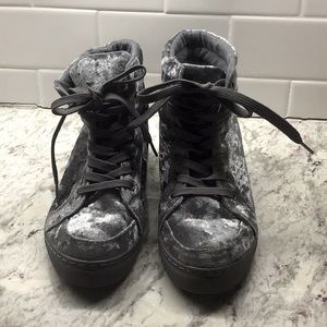 🌟 Last chance sale! 😊Velour tie up high rise sneakers Size 7 (37)